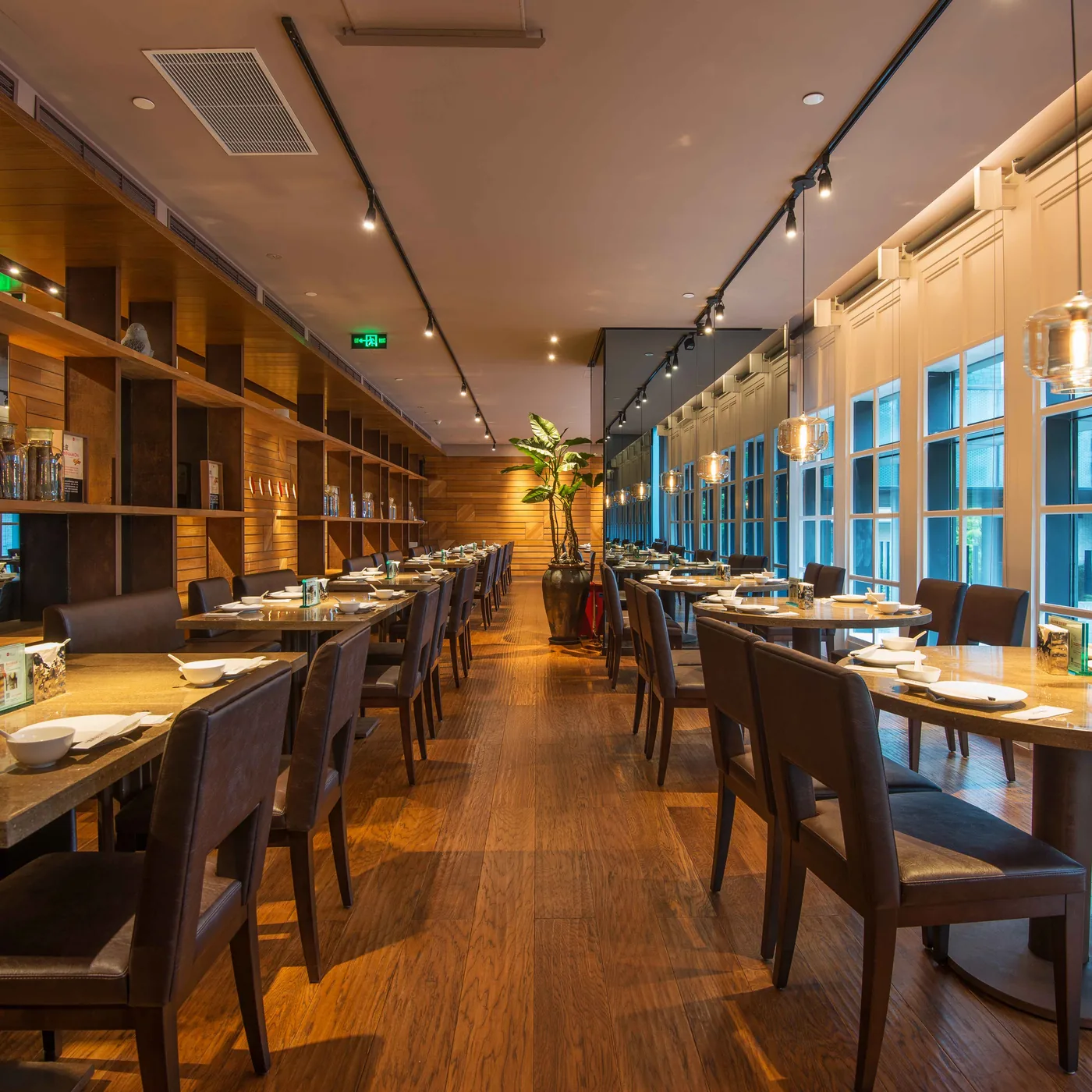 Commercial Lighting and Retail How to Attract Customers and Increase Sales
