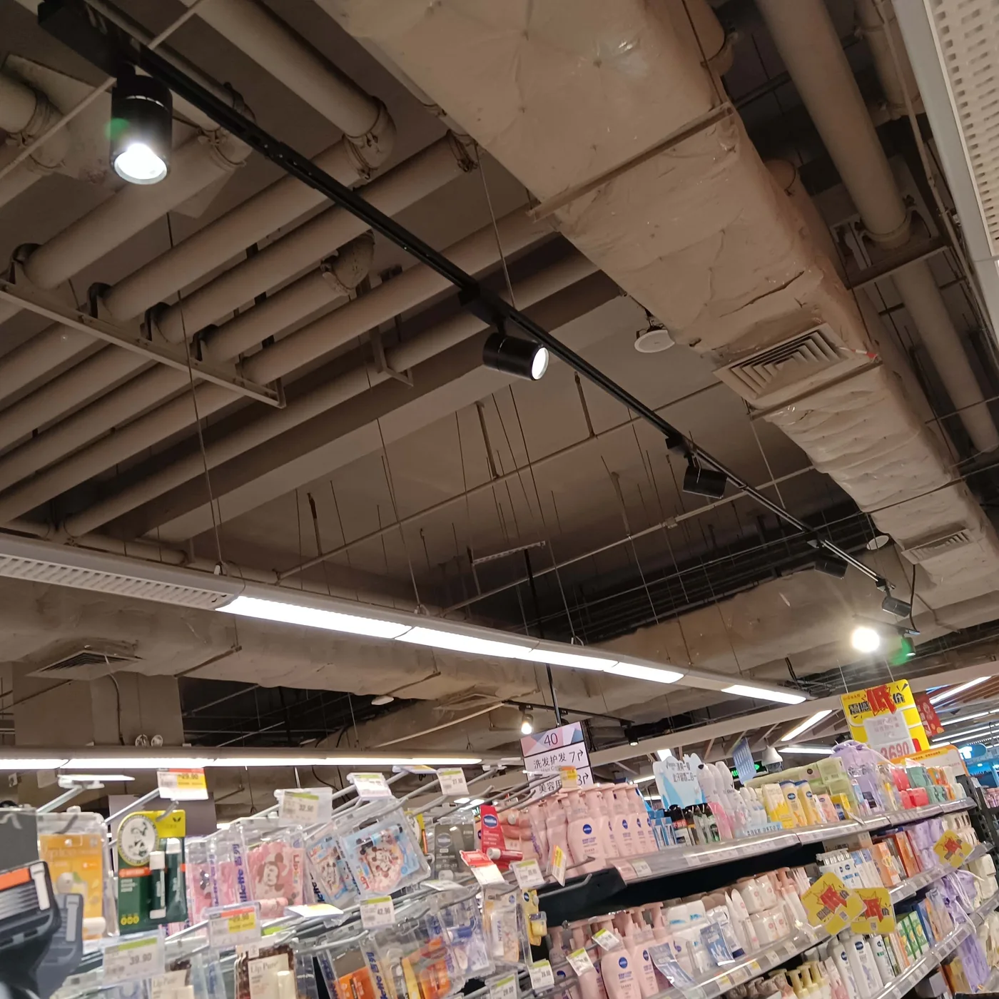 The Role of Lighting Design in Enhancing Customer Experience