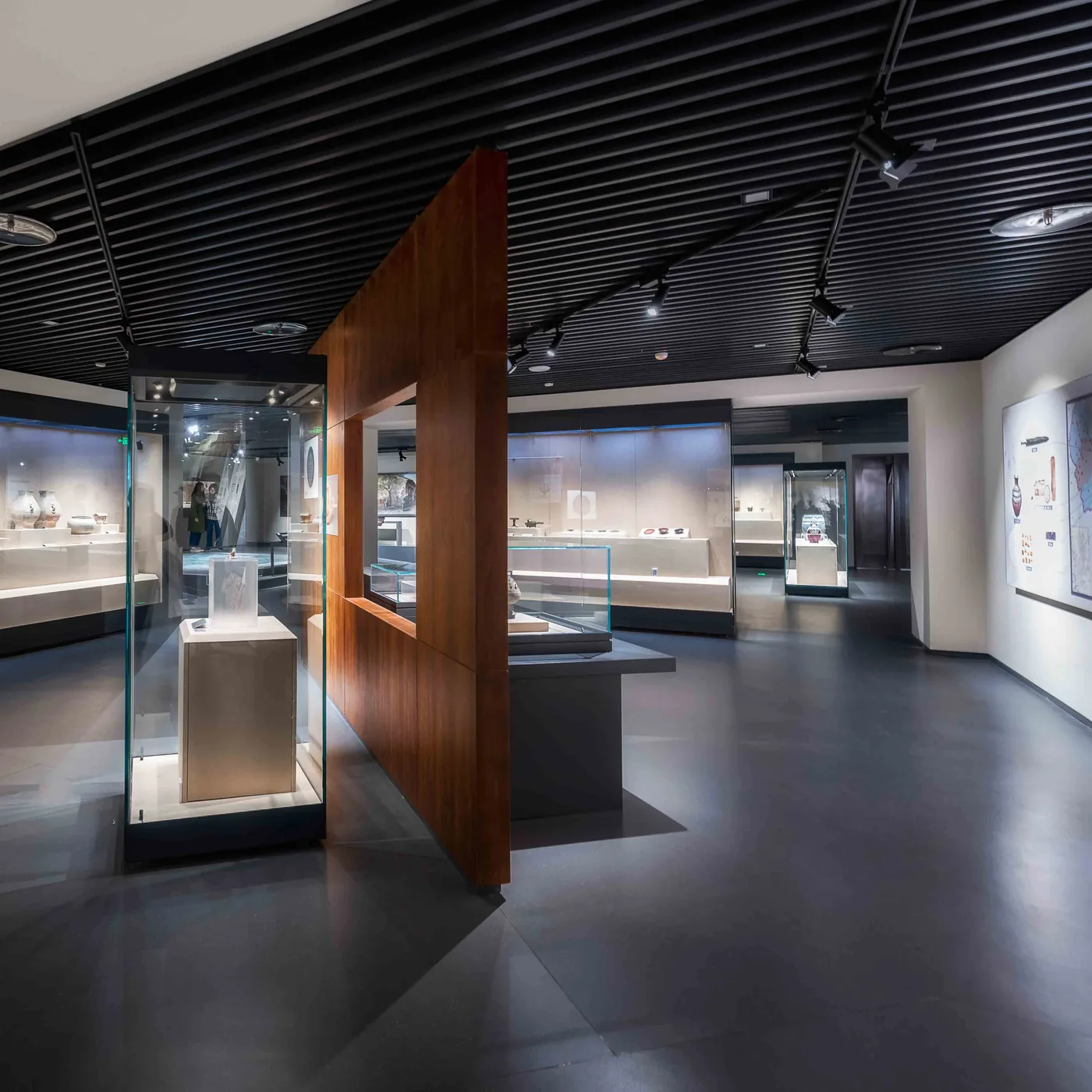 The Role of Lighting in Retail: Boosting Customer Experience and Sales with Smart Design